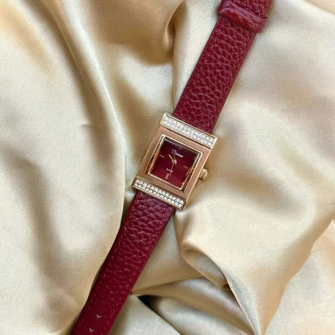 Alloy Chinese-style red women's watch with multiple design patterns and 8mm thickness