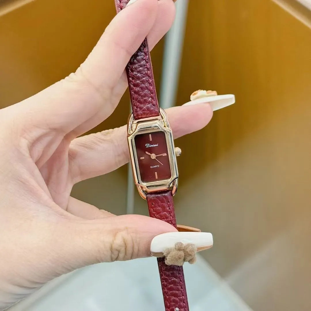Alloy Chinese-style red women's watch with multiple design patterns and 8mm thickness