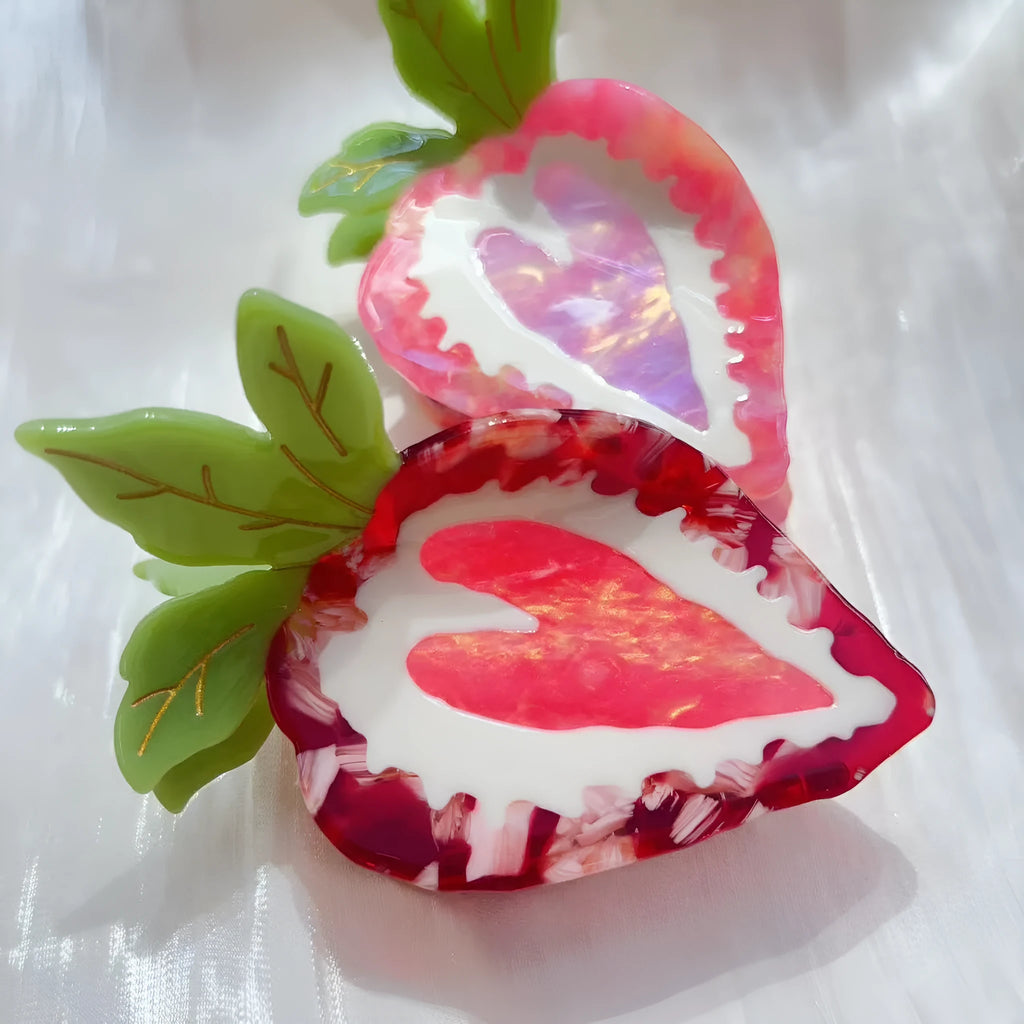 Manual craft strawberry shape hairpin in red or pink colour, pastoral style girls' hair accessory.