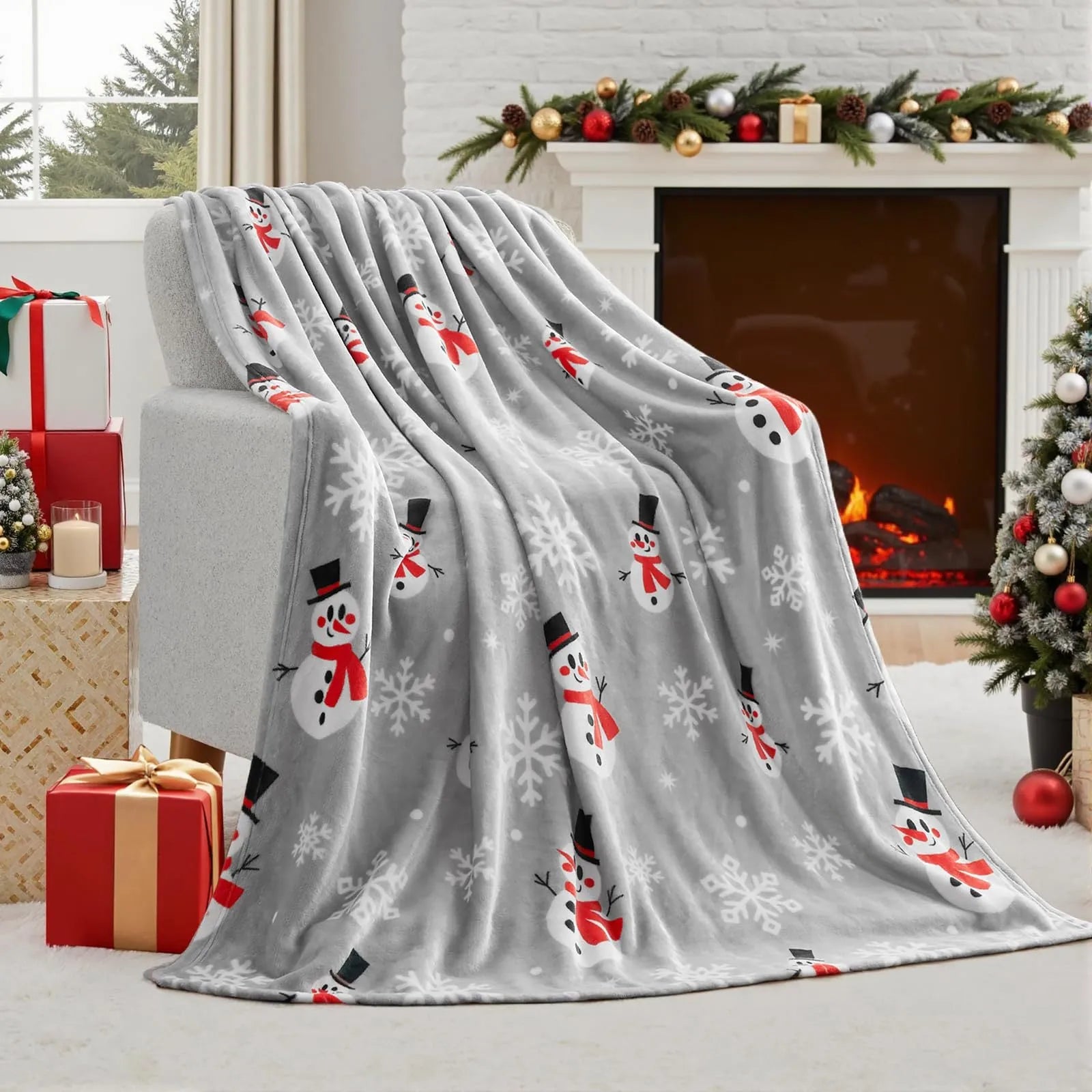 Soft flannel Christmas blanket in polyester fibre available in multiple sizes and colours