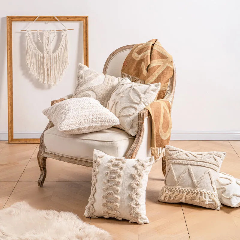 Knitted tassel pillow cover with striped pattern in bow design, 45x45cm size