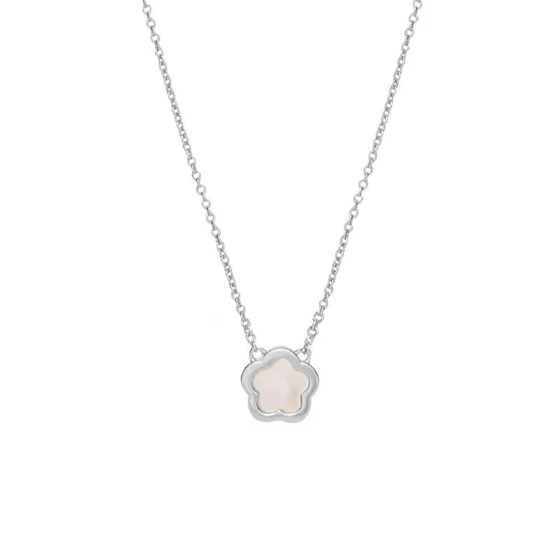 Mother-of-pearl shell flower necklace for women with floral pendant on O-chain