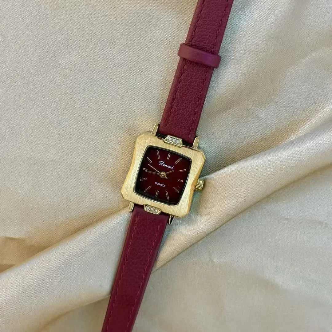 Alloy Chinese-style red women's watch with multiple design patterns and 8mm thickness