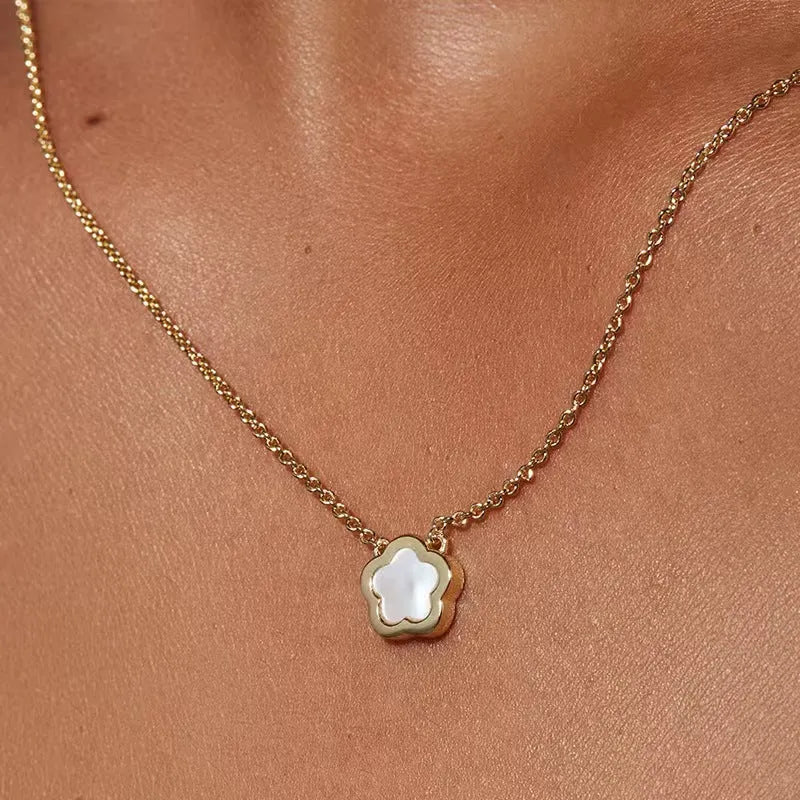 Mother-of-pearl shell flower necklace for women with floral pendant on O-chain