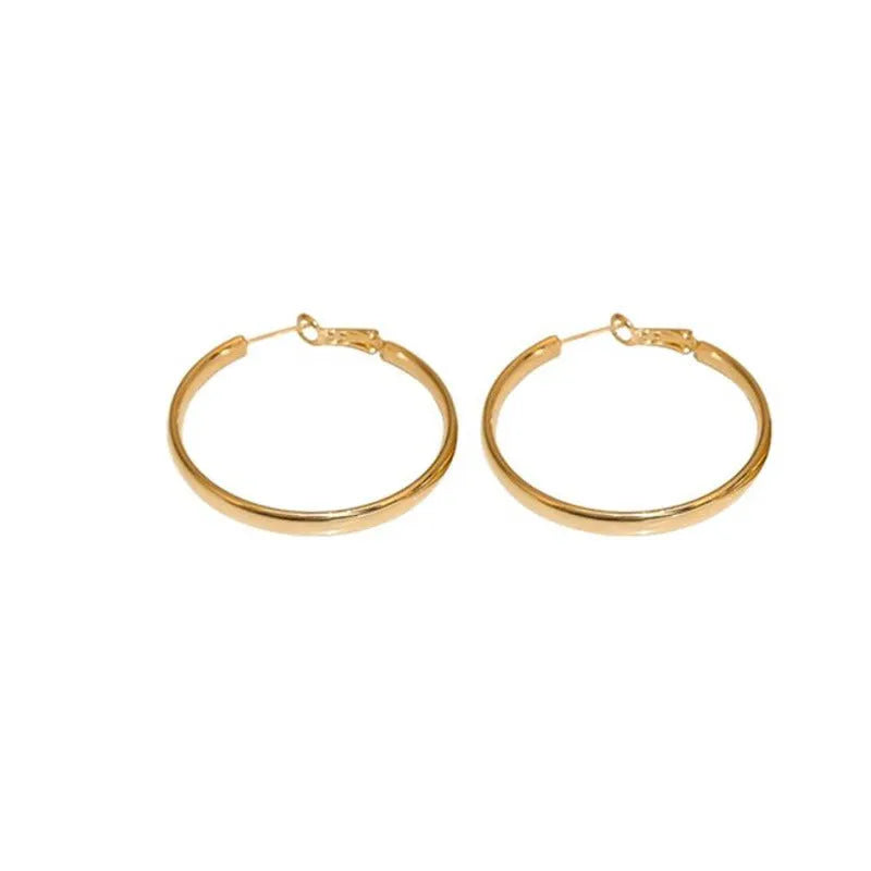 Copper circle earrings with 40mm diameter in gold or silver electroplated finish