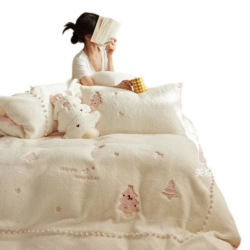 Milk fibre bedding four-piece set with Christmas tree pattern in green or pink for bed sizes 1.2m to 2.0m wide