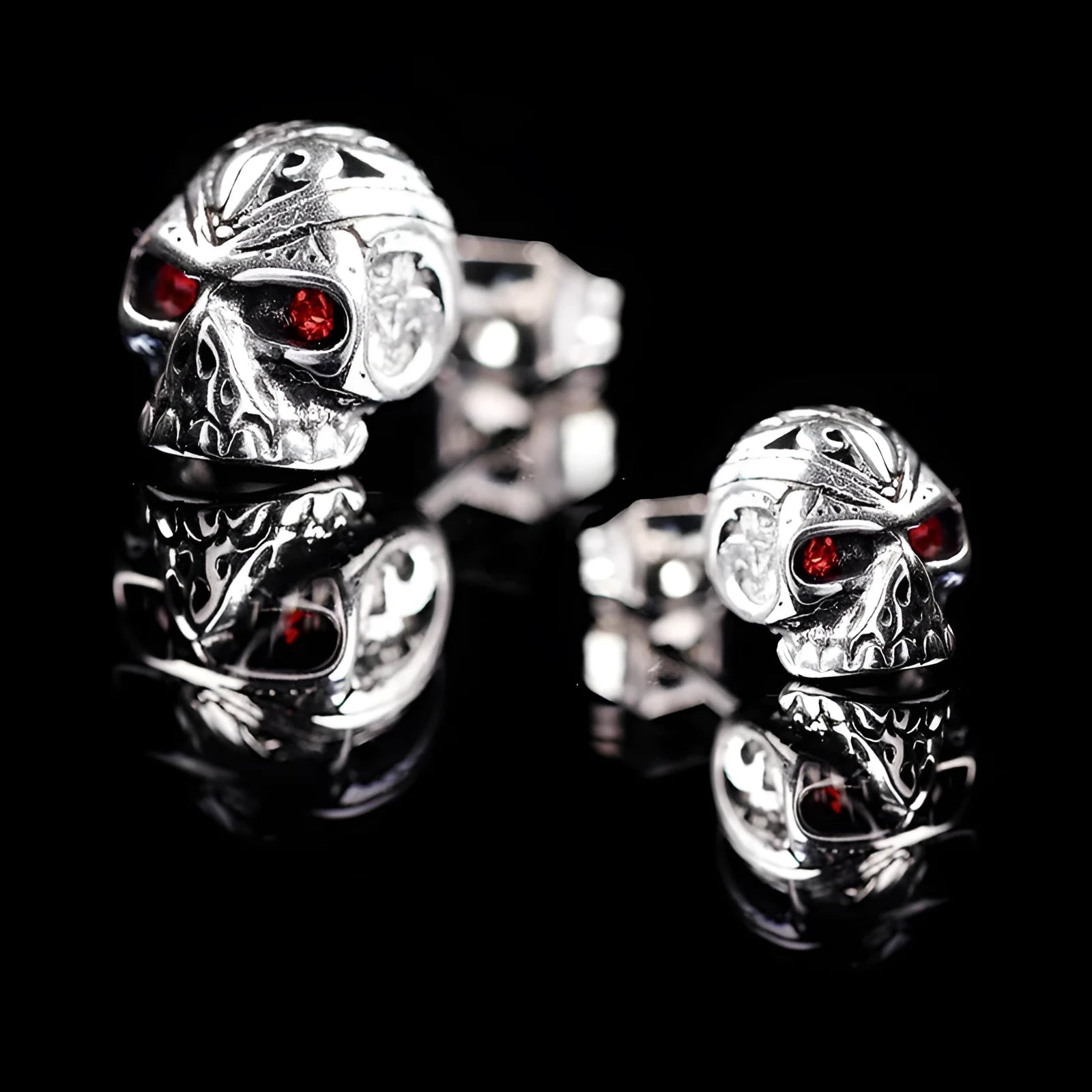 Retro red eye ghost head skull stud earrings with alloy construction and gemstone inlays