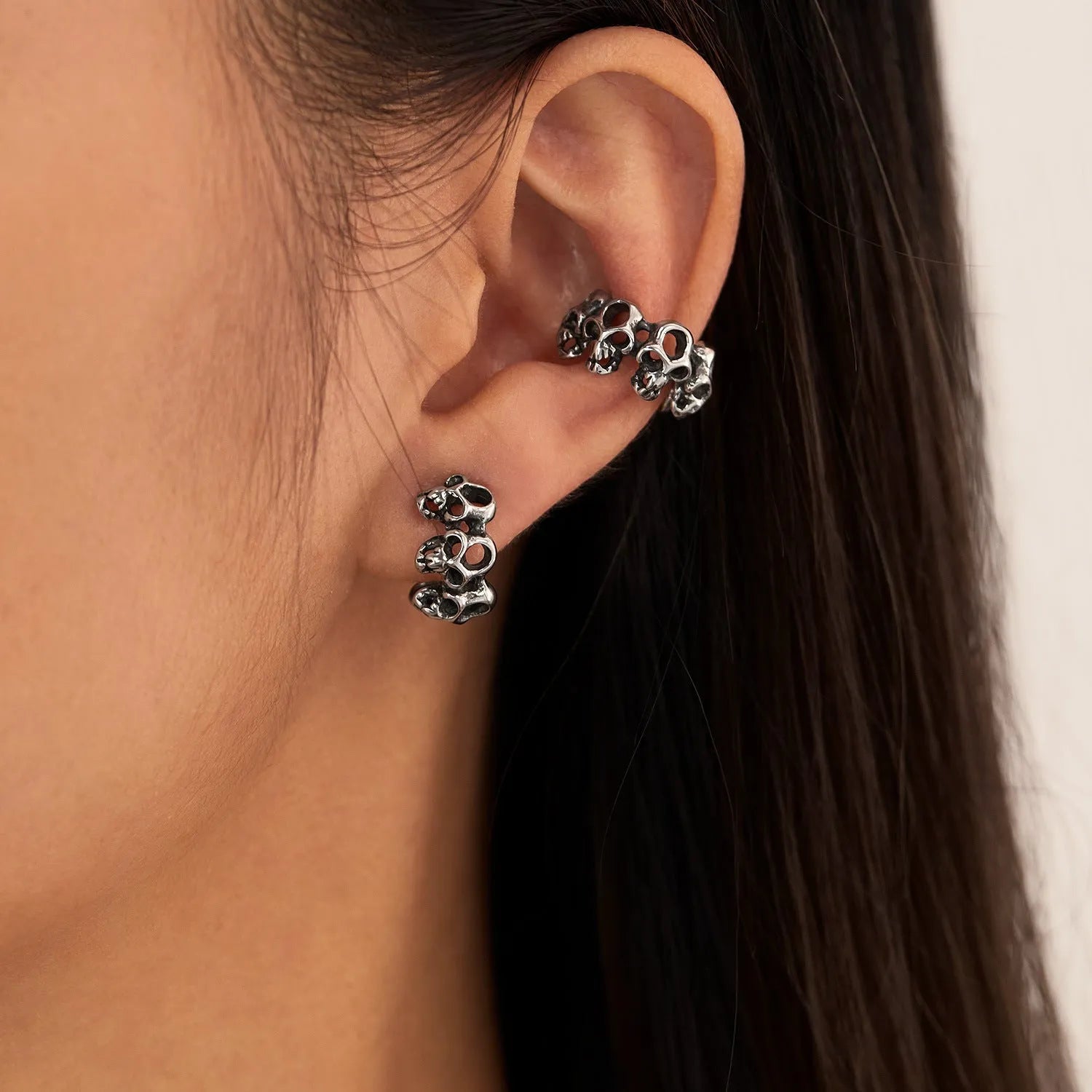 Retro hollow skull geometry stainless steel ear clips with electroplated finish for hip hop style