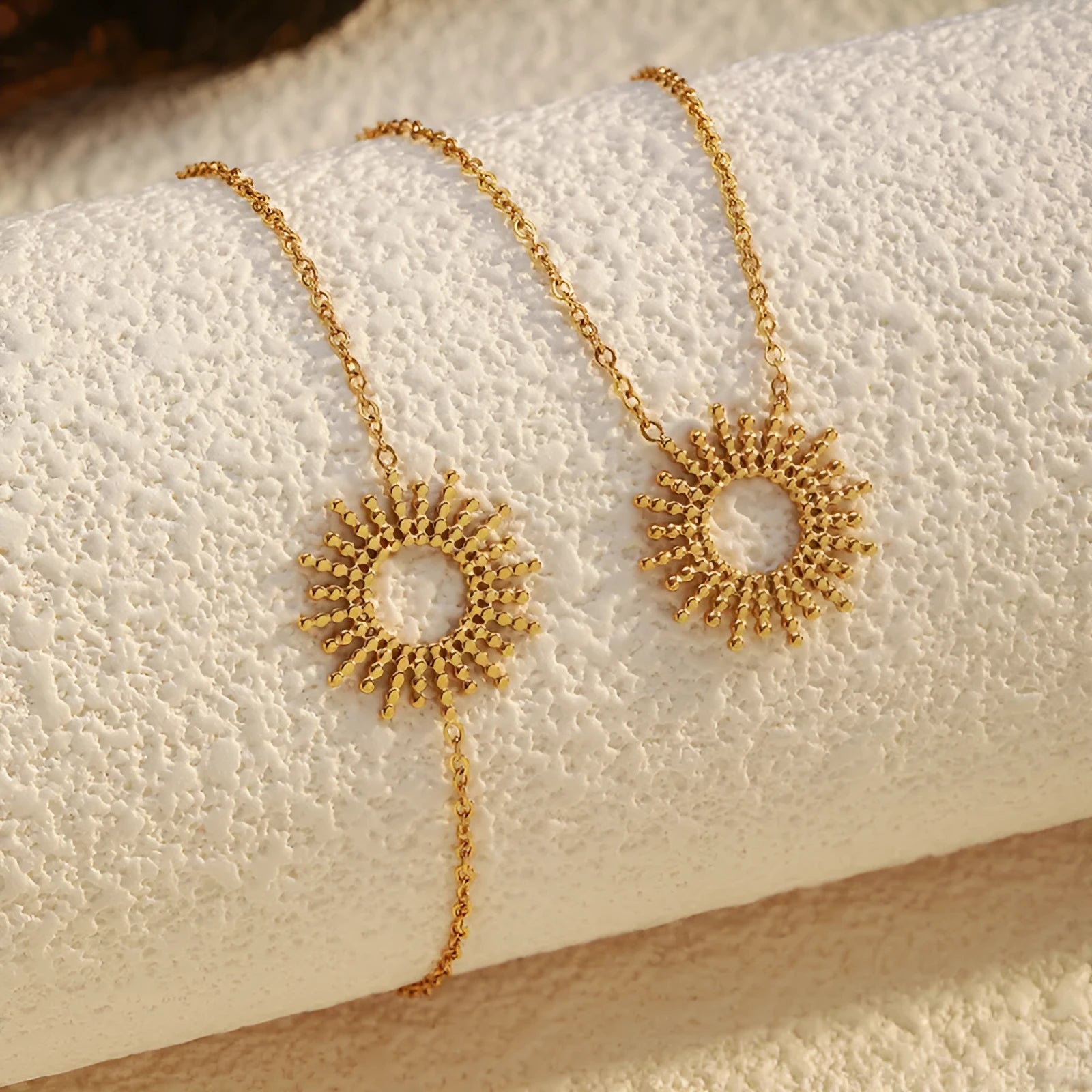 Women's sunflower motif geometric chain necklace and bracelet set with gold plating