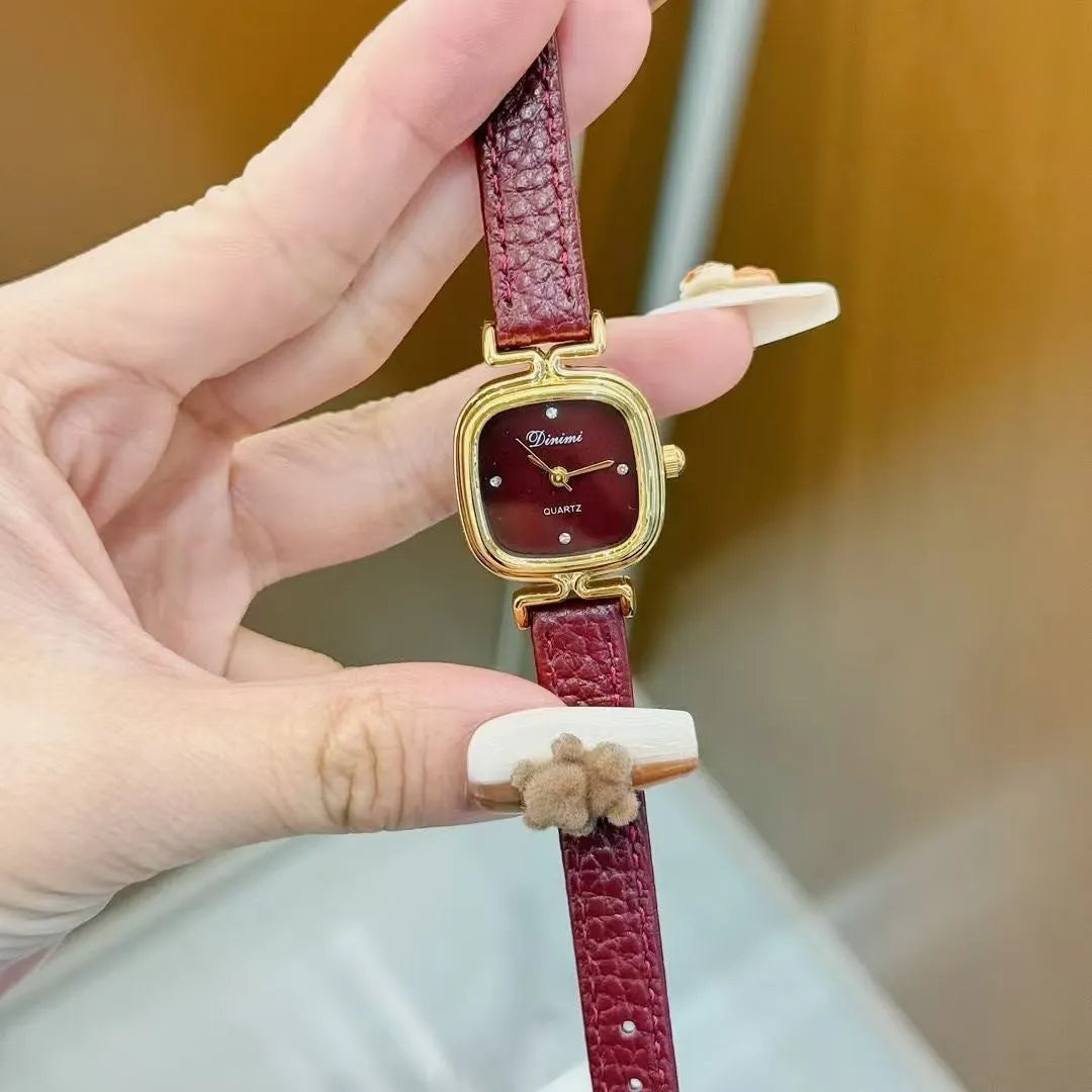 Alloy Chinese-style red women's watch with multiple design patterns and 8mm thickness
