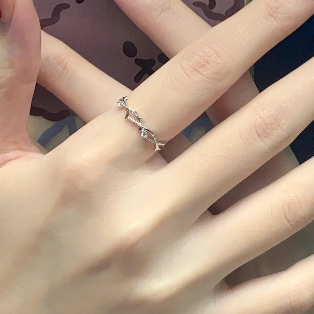 Inlaid zirconium thorns light luxury ring on index finger, rose gold copper, adjustable opening