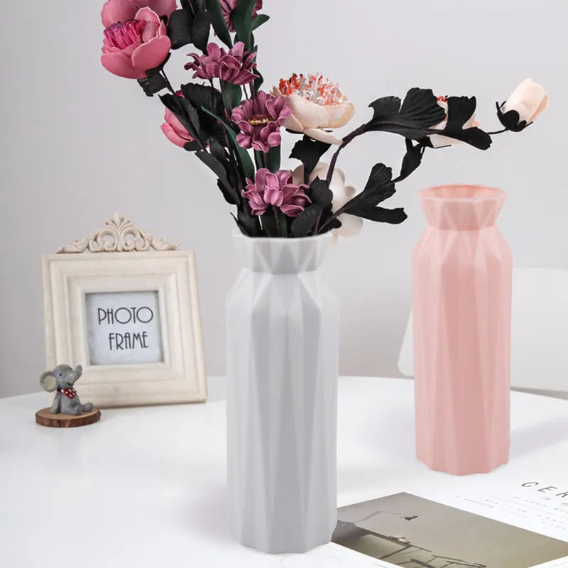 Drop-resistant melamine vase in green, grey, pink, or white colours with 7.2 cm base