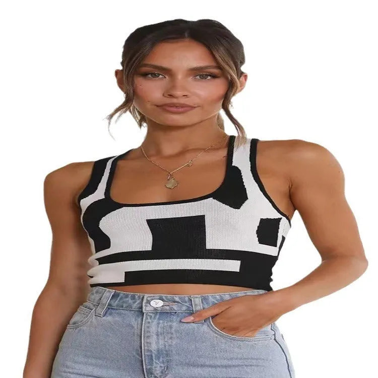 Women's U-collar camisole top with contrast hem in slim fit street fashion style