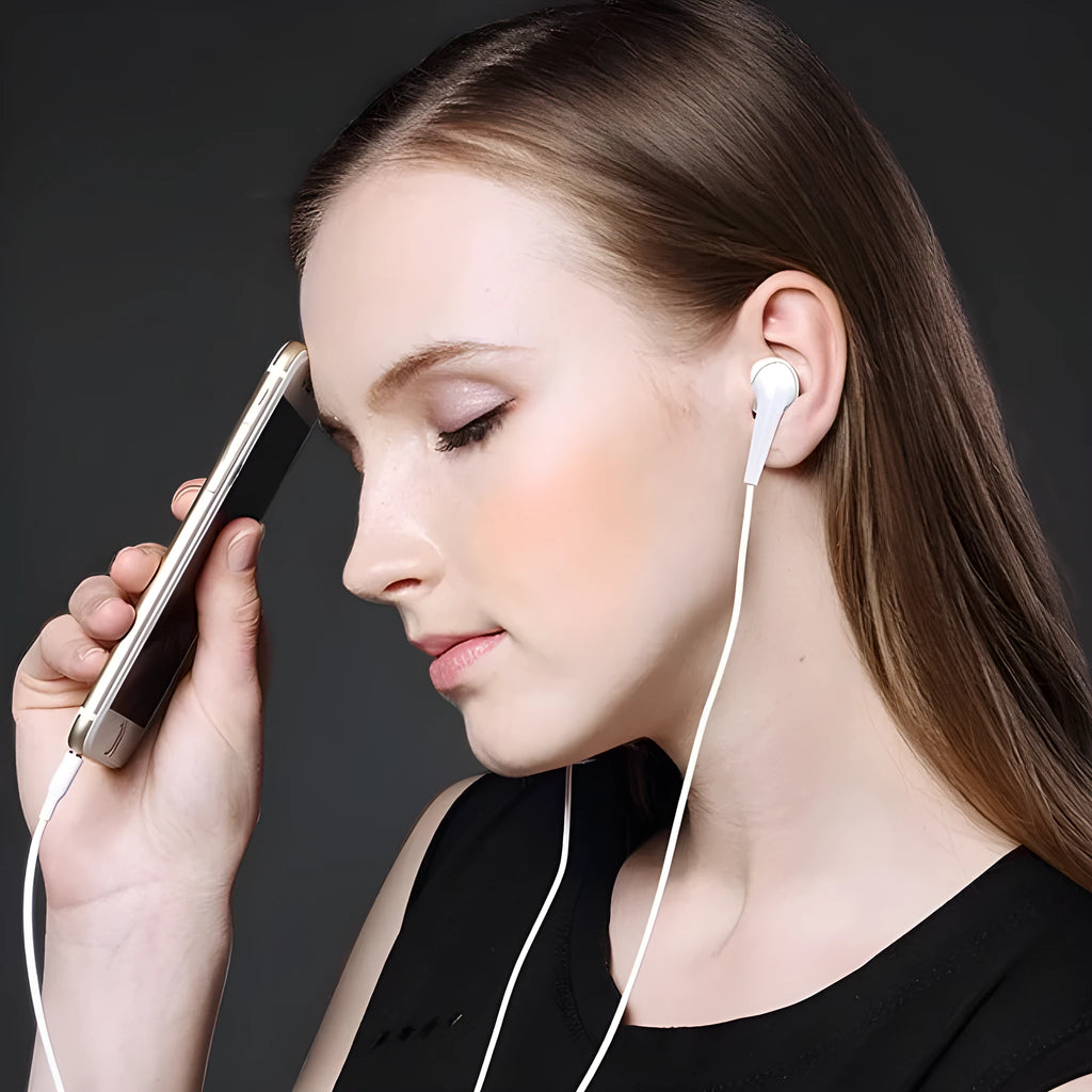 In-ear earphone with 14.2mm dynamic unit and metal sound ripples in black colour