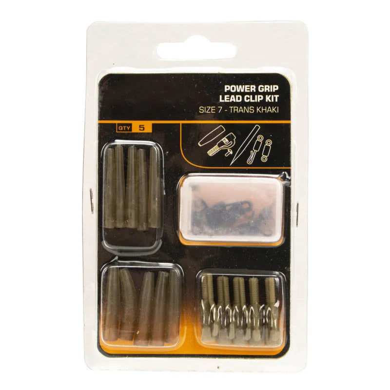 30-piece European carp fishing accessory set mounted on card with anti-winding pipes and threaded hoses