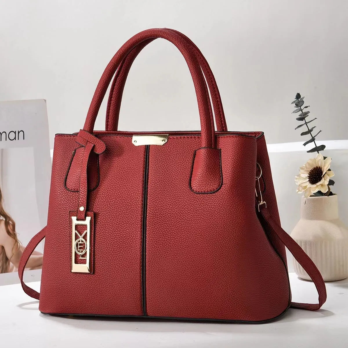Soft PU large capacity fashion shoulder bag with leather strap in horizontal square shape