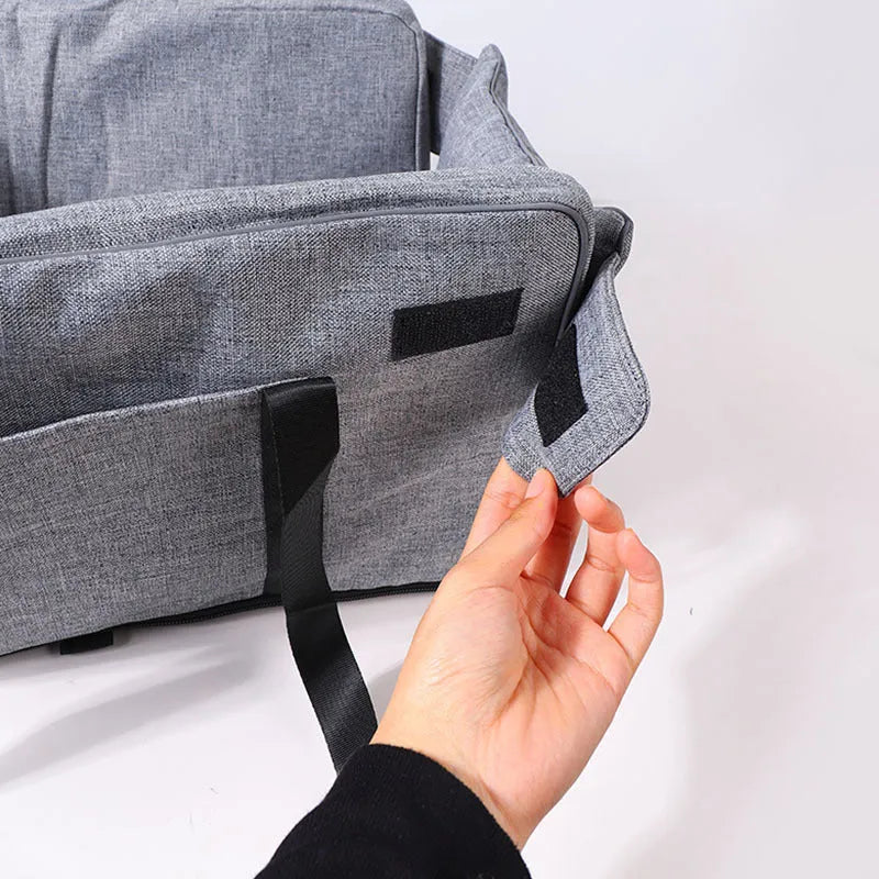 Portable outdoor dog kennel in cloth construction with Oxford fabric, suitable for car travel and seasonal use