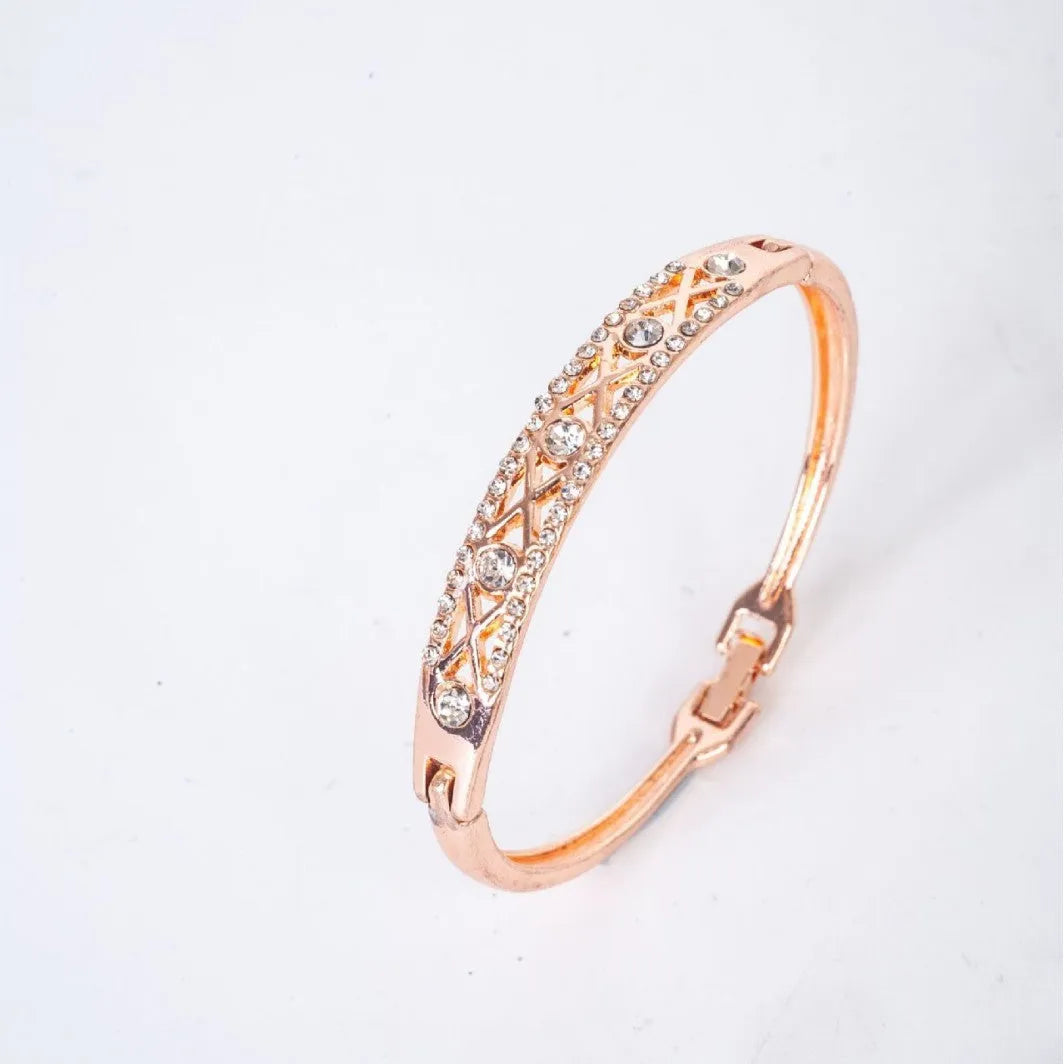 Zinc alloy ladies' bracelet with bow and heart motifs in rose gold electroplated finish, simple style