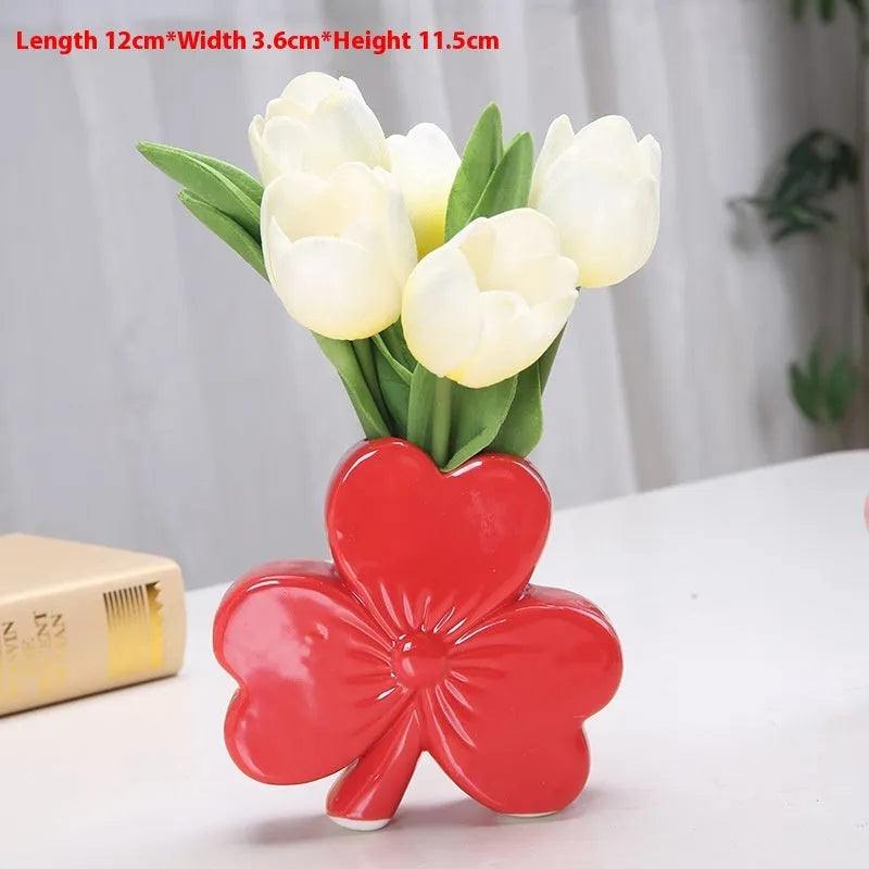 European style white porcelain ceramic vase for desktop decoration in light green colour