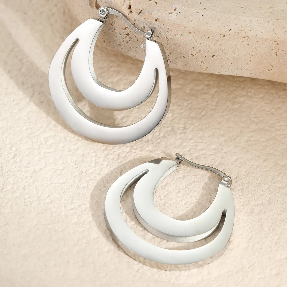 Geometric French earrings with round ring design in gold-plated 18K stainless steel