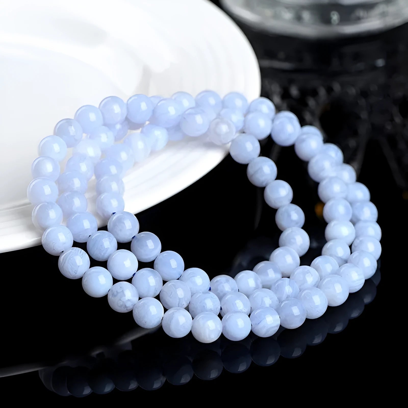 Blue agate bracelet with natural striped patterns on 6-6.8mm beads