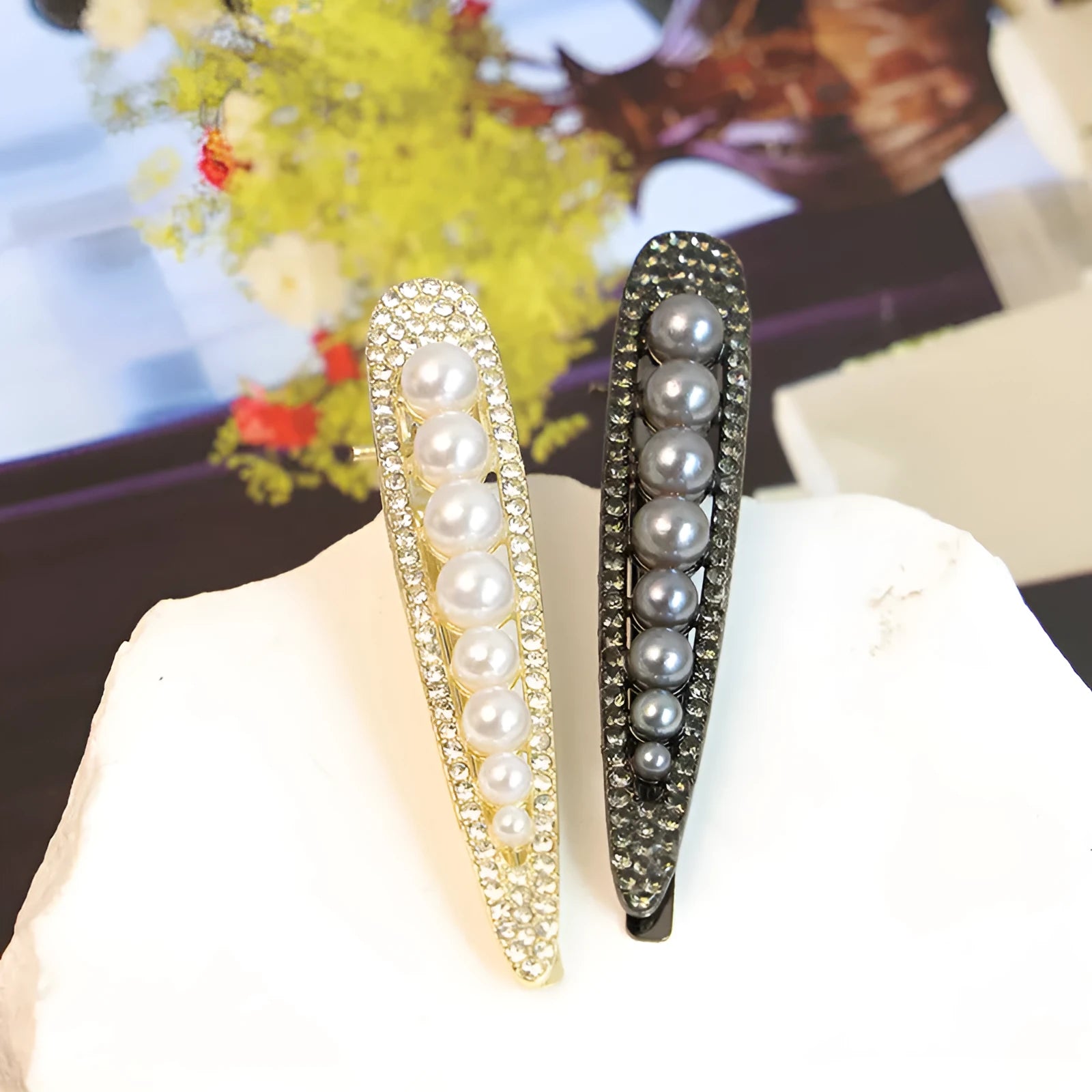 Alloy pearl front duck barrette for women with electroplated finish in black vintage pearl style