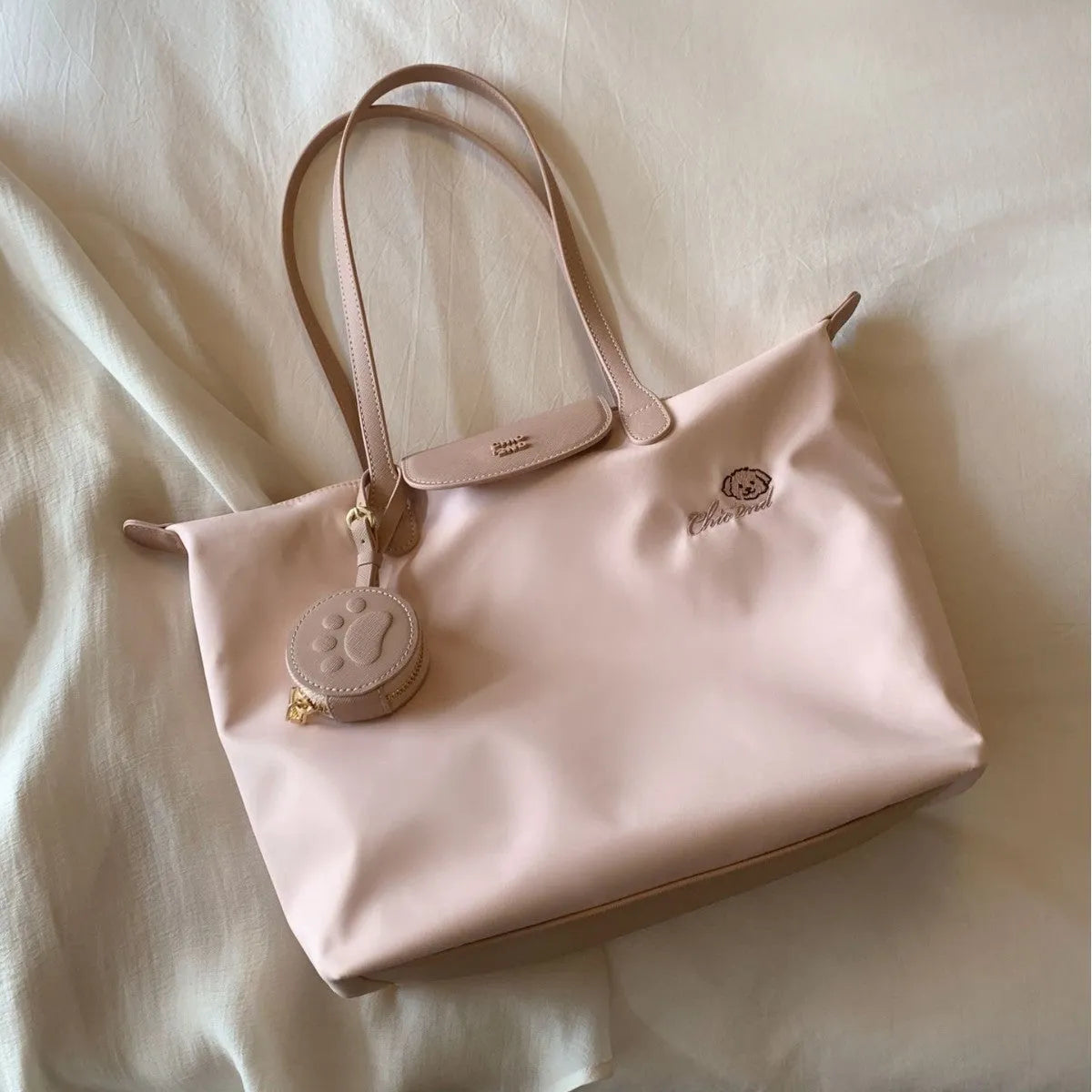 Oxford cloth tote shoulder bag in beige with sandwich pocket and internal phone storage