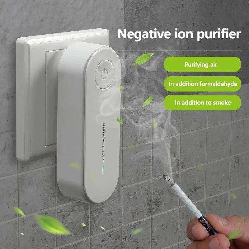 Mini portable air purifier in white with an EU plug, designed for smoke and dust removal