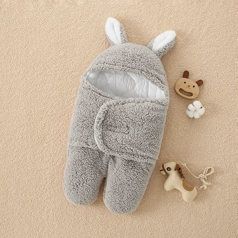 Thickened anti-shock out baby quilt in khaki with lamb velvet outer, 100% cotton inner, 45x78cm size for newborn sleeping bag use