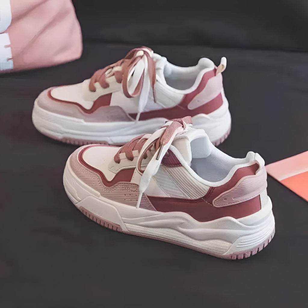 Women's low-top casual sneakers with height-increasing rubber soles in beige or pink colours