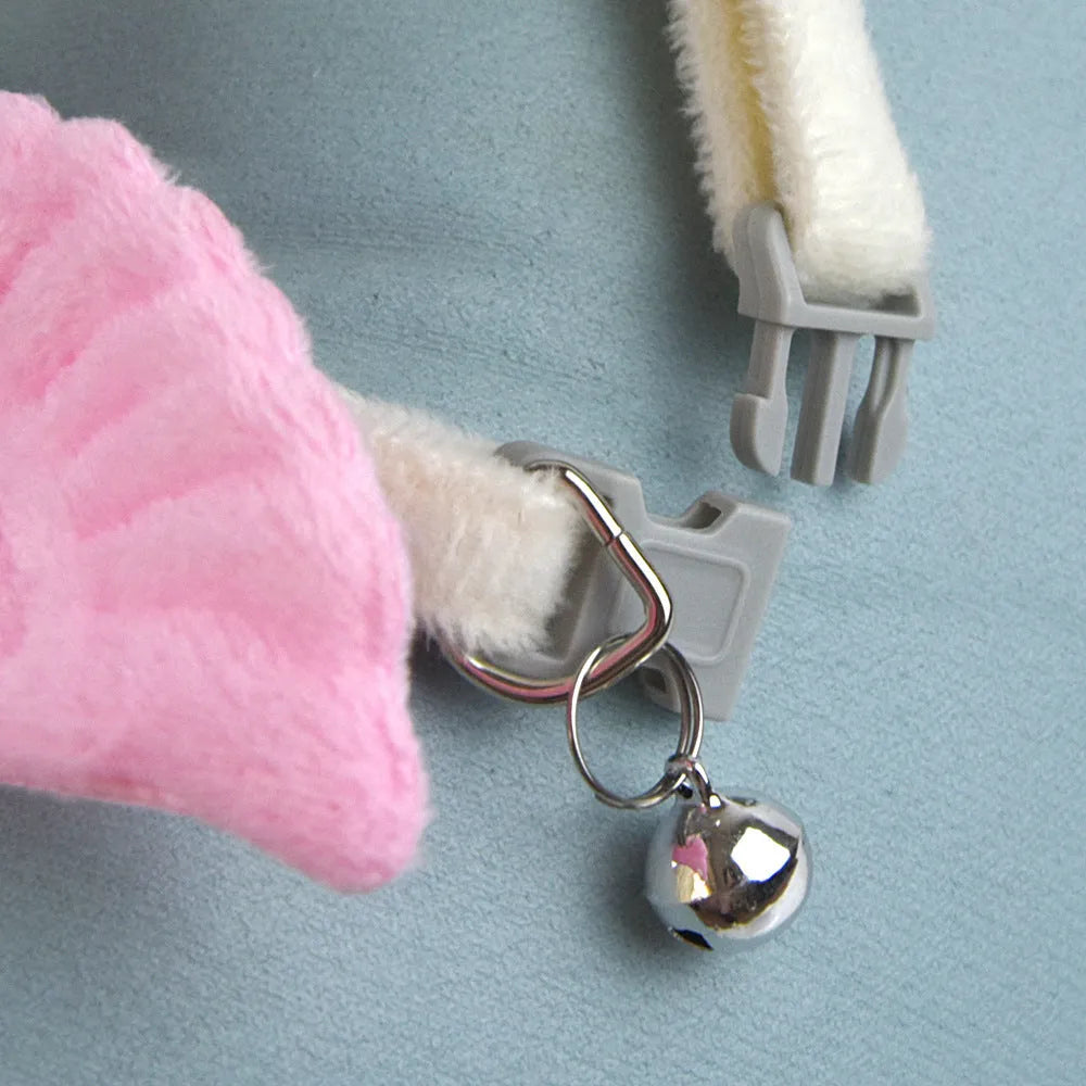 Creative Pet Cat Angel Wings Bell Collar in solid colour polyester, white and pink options, with bell, for 20-35 cm neck size