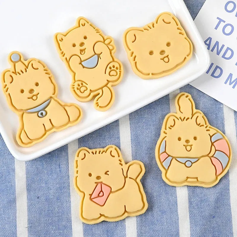 Plastic cartoon biscuit mould for 3D puppy-shaped treats with seven decorative designs