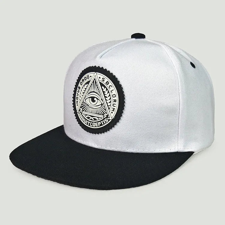Adjustable cotton twill baseball cap in black with big flat eaves and monochrome letter detail