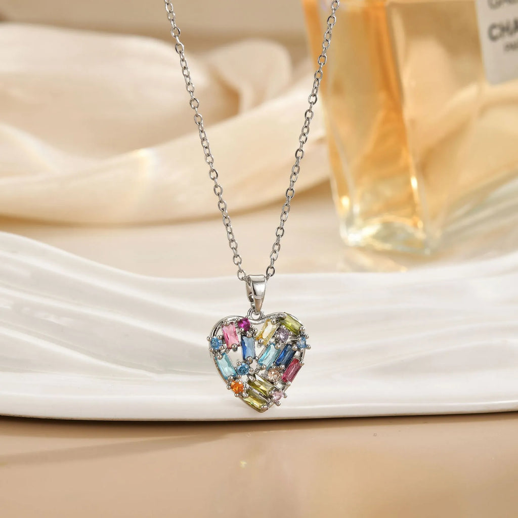 Heart-shaped copper pendant necklace with zircon, gold blue finish, O-ring chain, women's jewellery