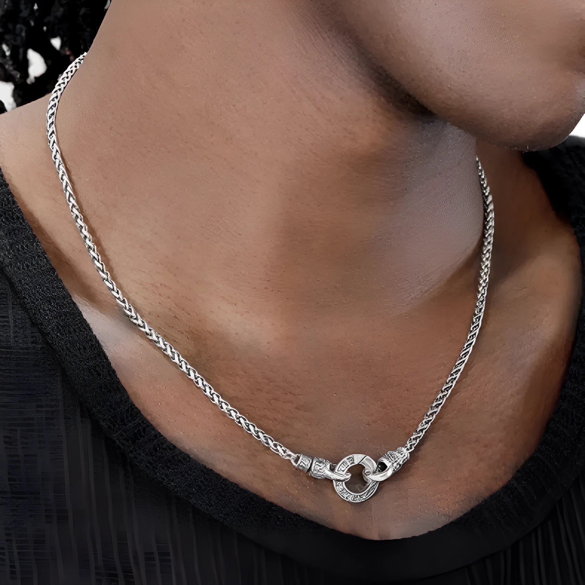 S925 sterling silver clavicle necklace for women on a silver chain.
