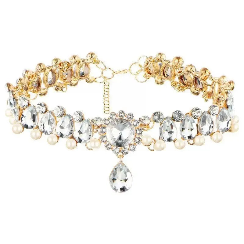 European and American exaggerated rhinestone pearl necklace in silver alloy with rhinestone inlay