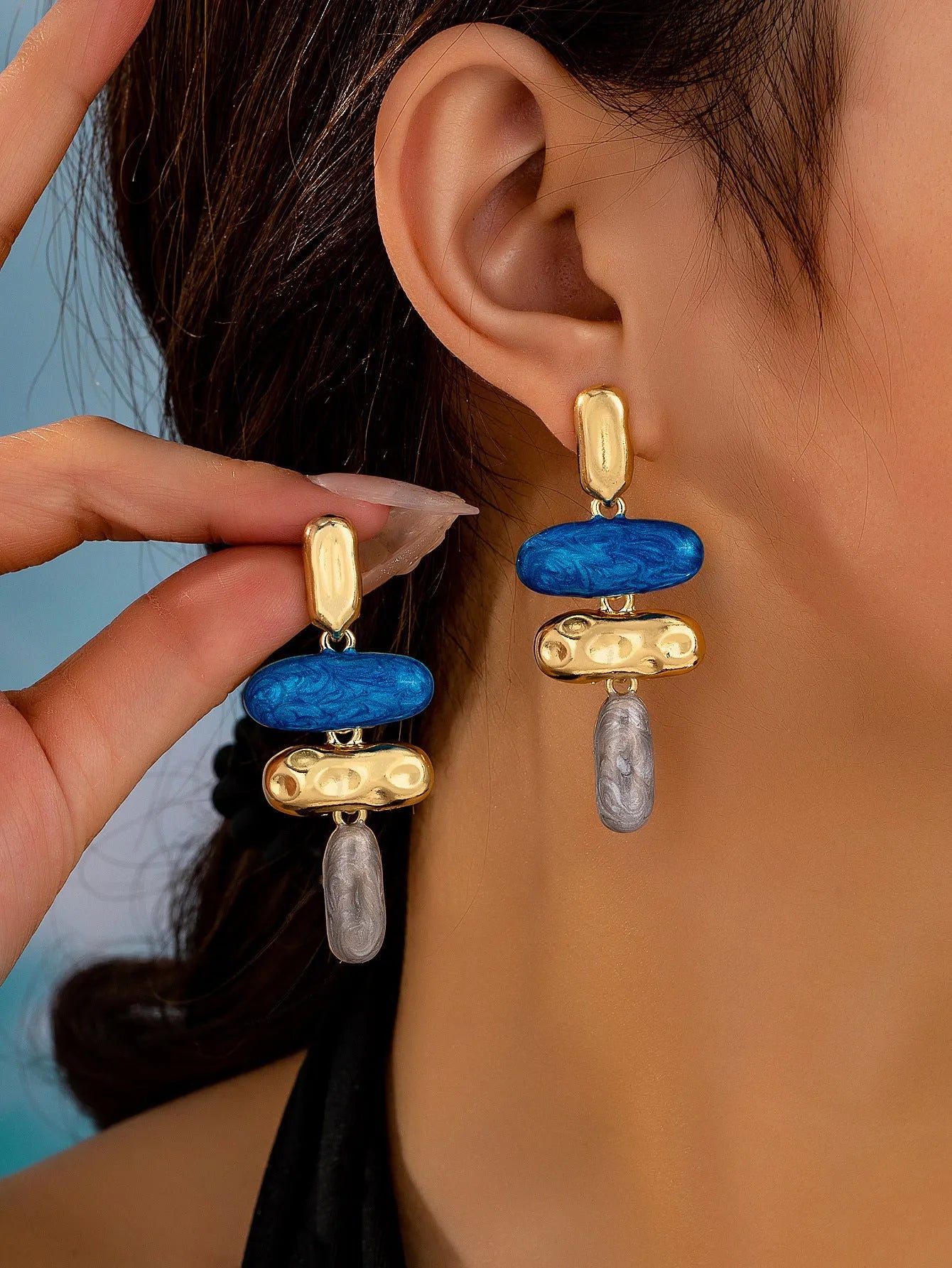 Geometric multicolour stud earrings with electroplated finish on zinc alloy