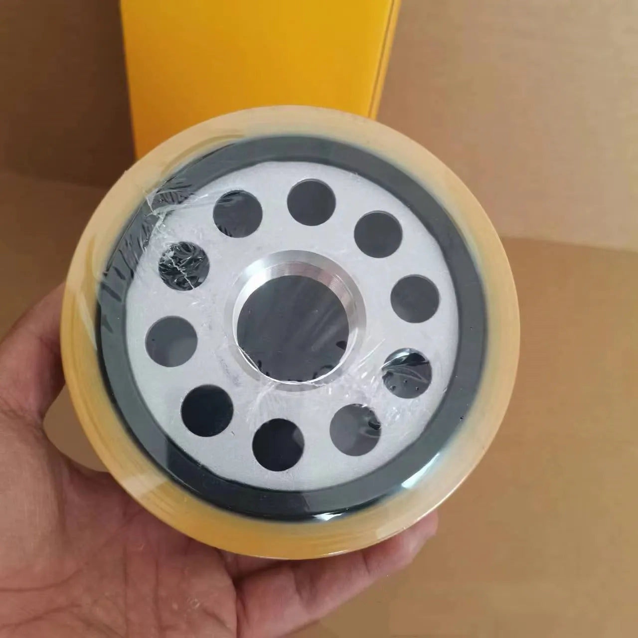 Carter 1R-1808 metal folding oil filter element for excavator hydraulic systems.
