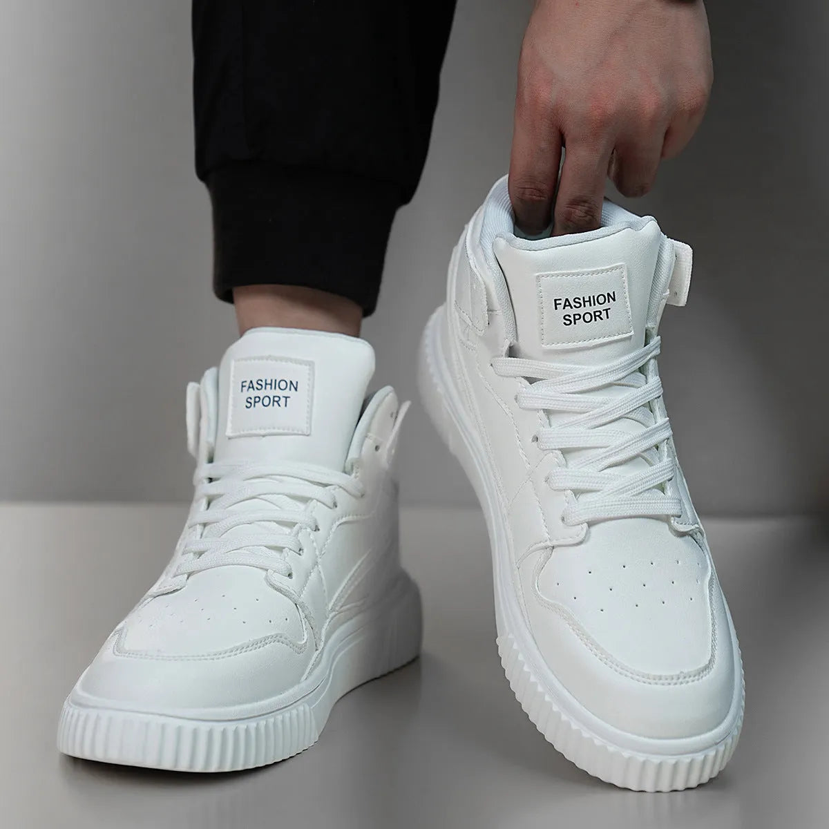 White microfiber men's casual shoes with round toe for autumn and winter leisure wear
