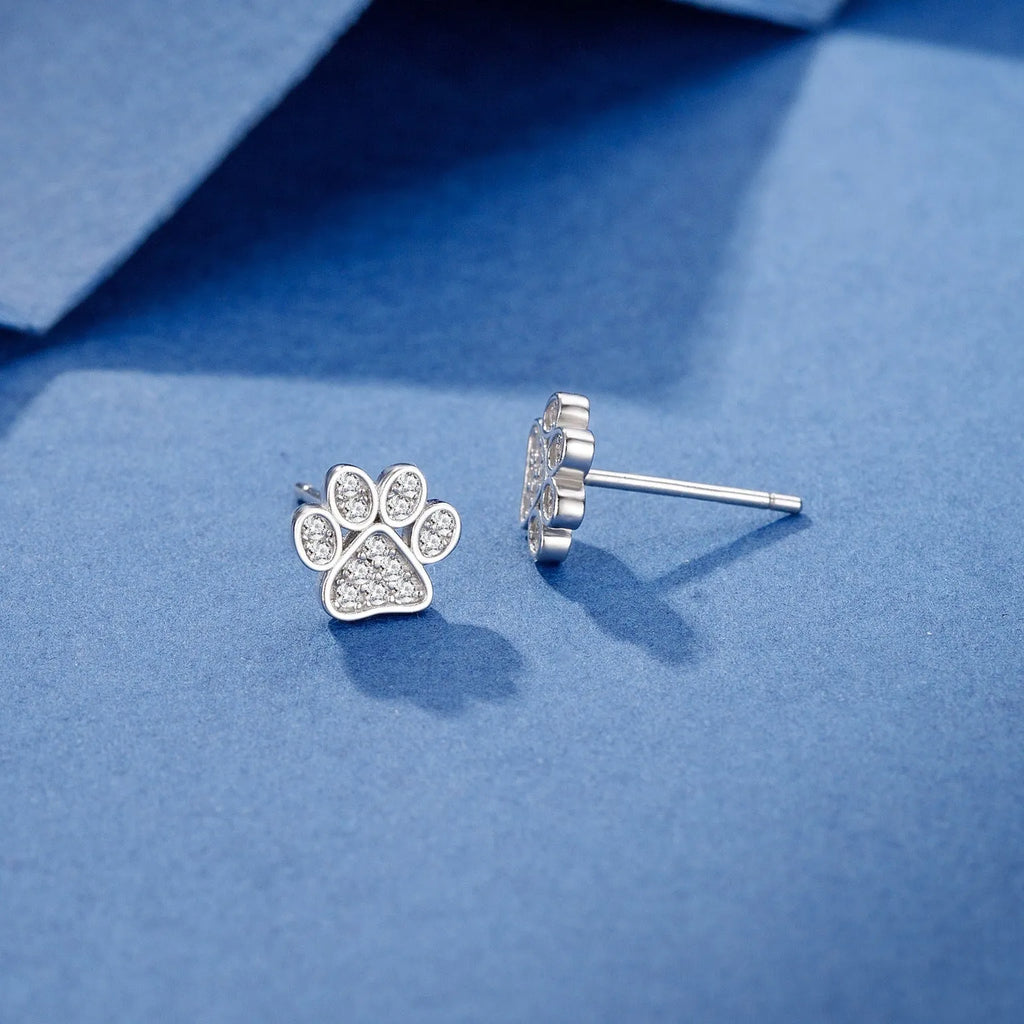 Pair of 925 sterling silver cat's paw stud earrings with full zircon surface, silver colour, 1.5 cm diameter