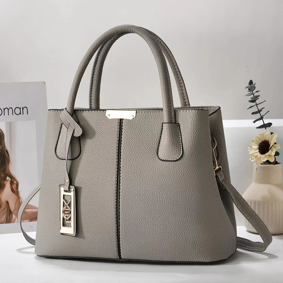 Soft PU large capacity fashion shoulder bag with leather strap in horizontal square shape