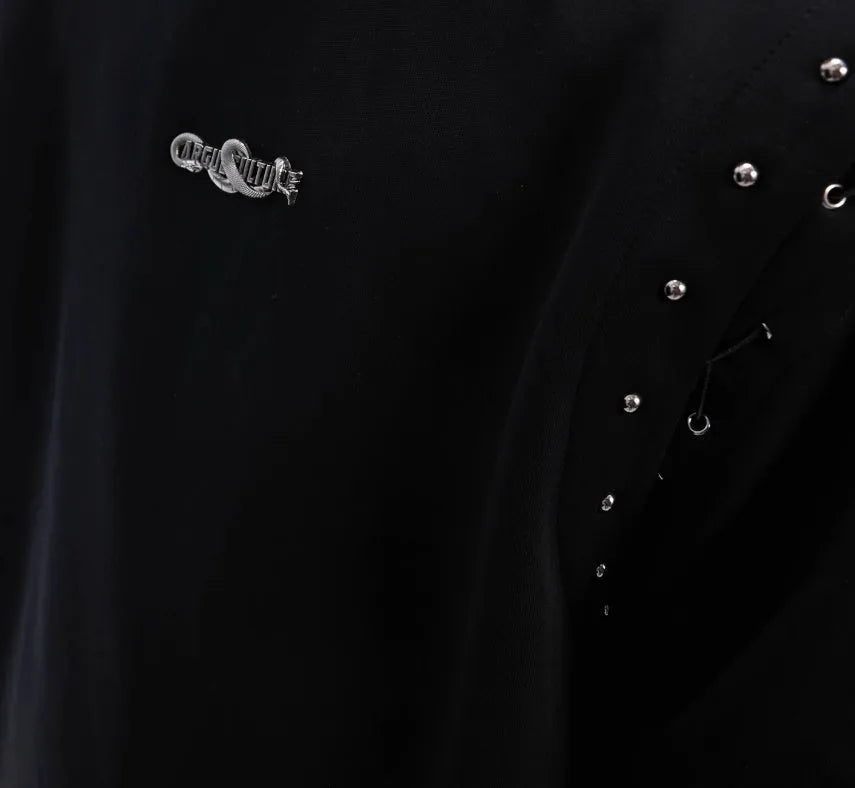 Niche deconstruction black short sleeve T-shirt with front lace-up fastening and cutout detail.