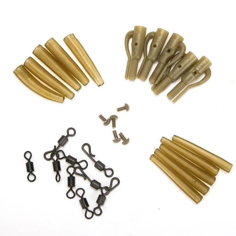 30-piece European carp fishing accessory set mounted on card with anti-winding pipes and threaded hoses