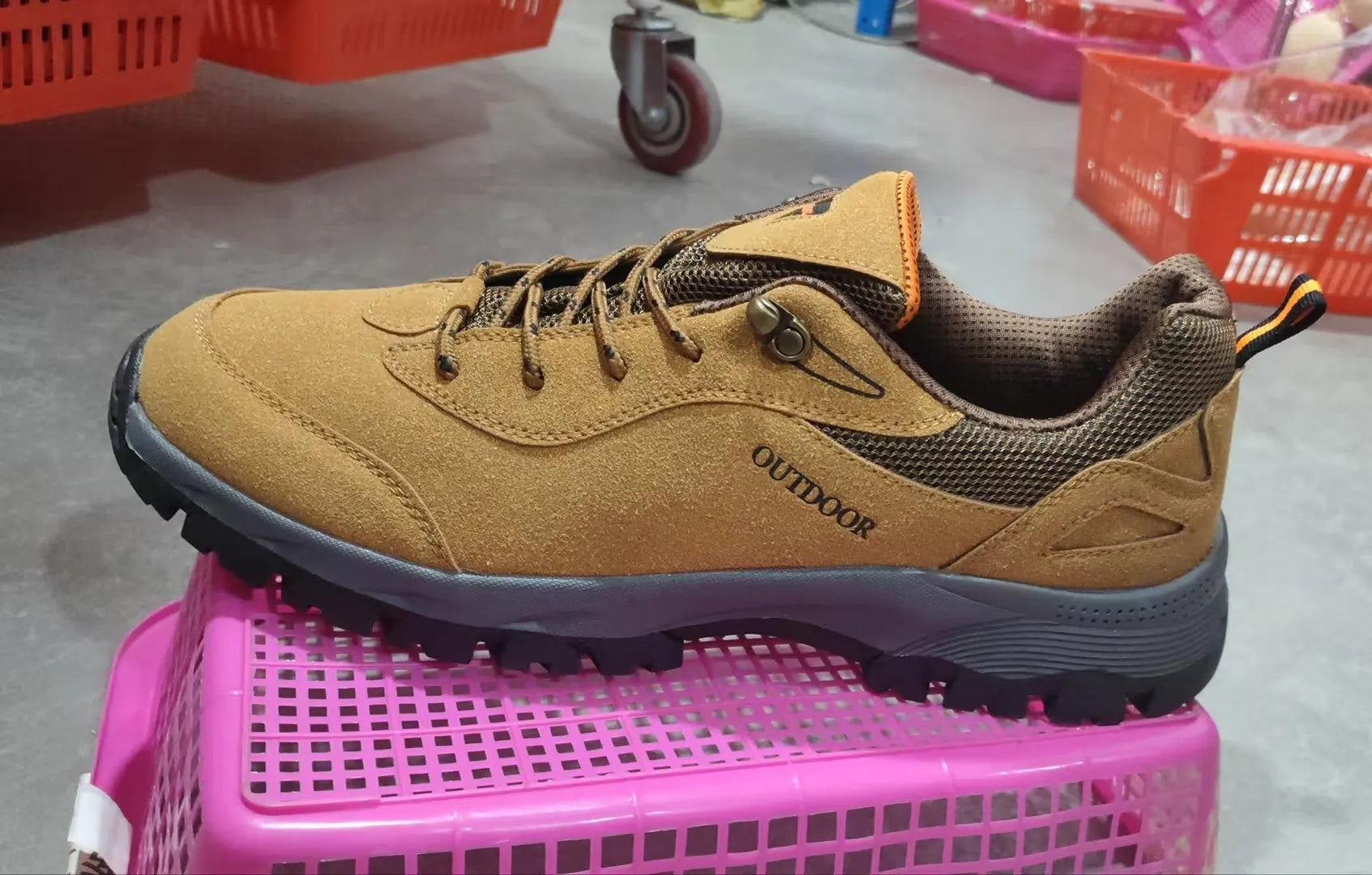 Men's low-top outdoor hiking shoes in army green with mesh upper detail and rubber sole.