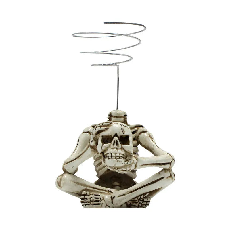 Gothic skull design resin bracket for Tillandsia air plants measuring 7×8×12.5cm