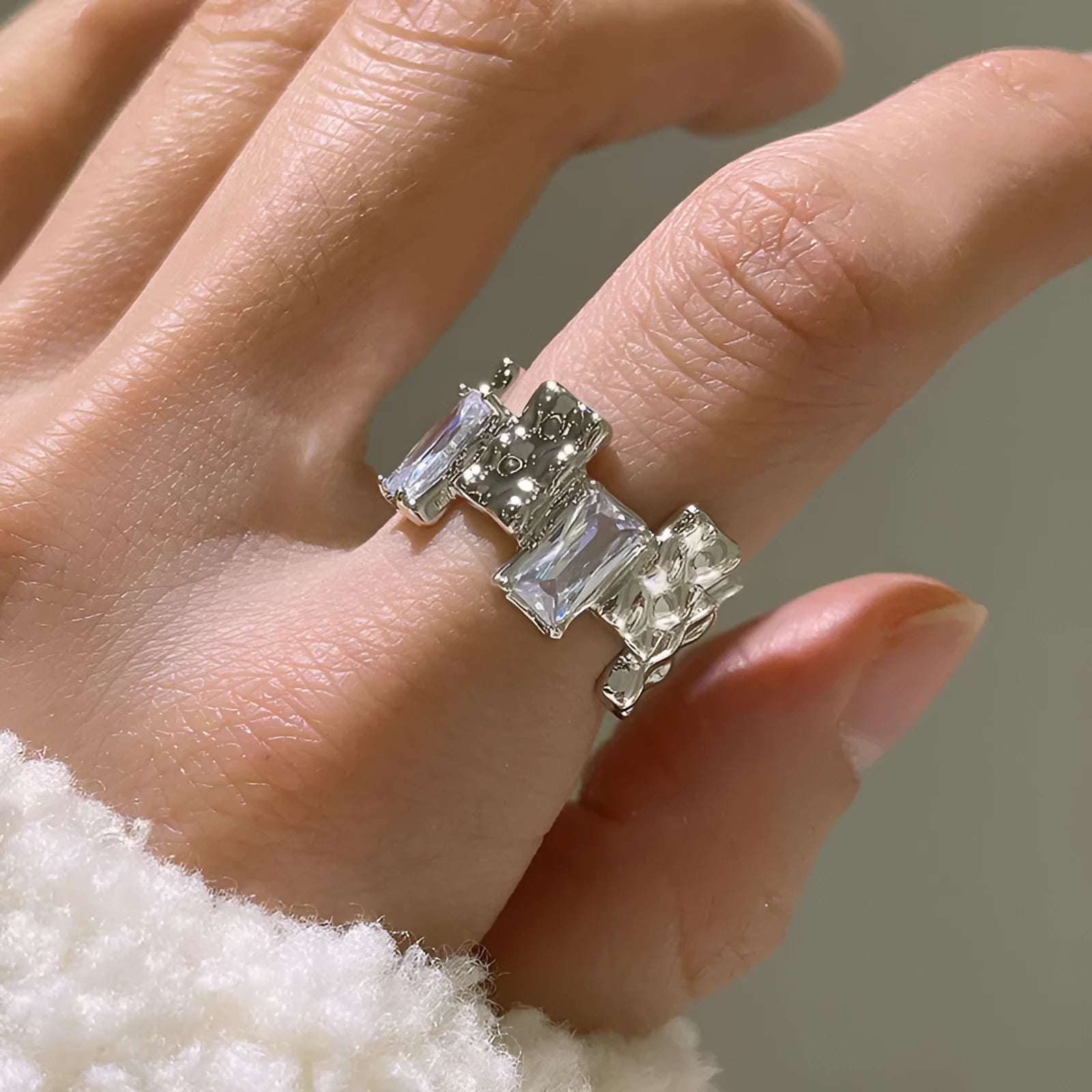 Geometric open gemstone ring in silver-plated metal with retro design