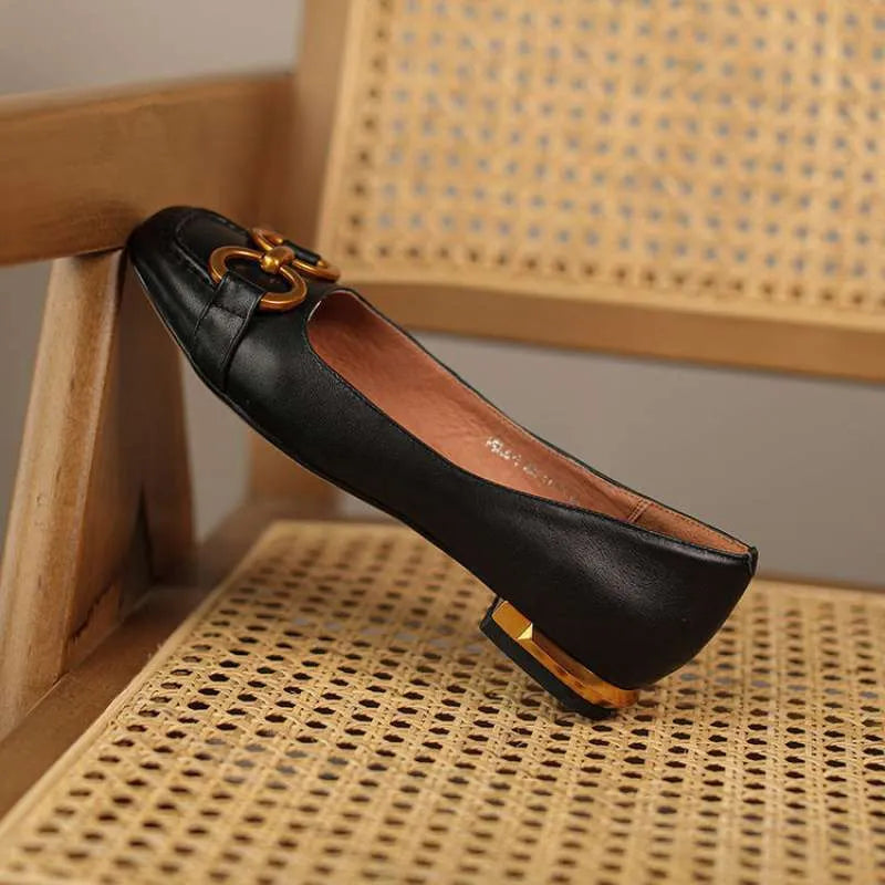 Women's low heel Wanwan Lei style pumps with square toe and metal flat accents in black colour