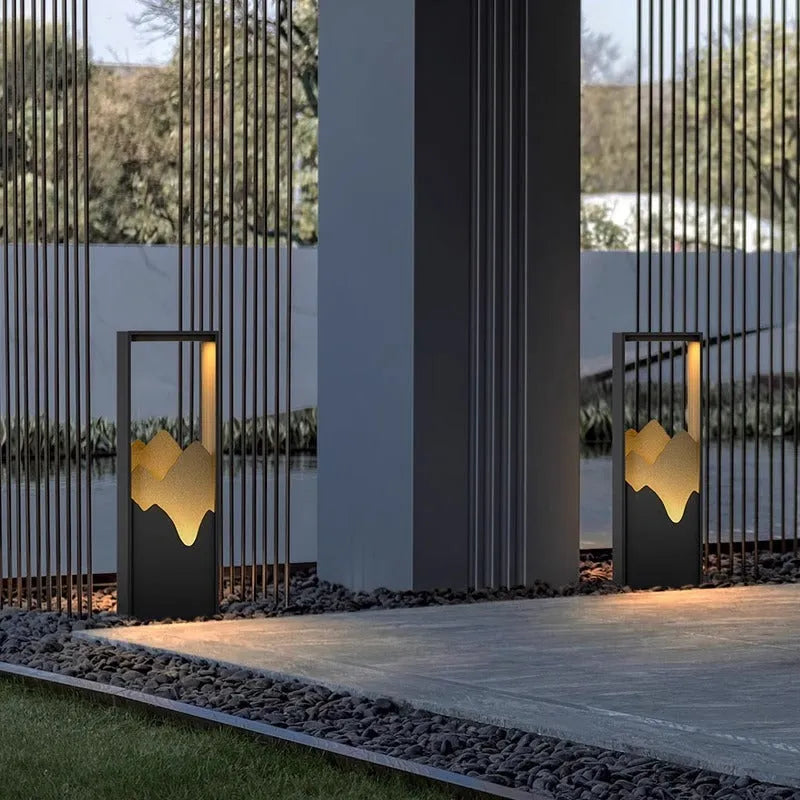Small Chinese-style solar yard lamp made of stainless steel for garden lighting