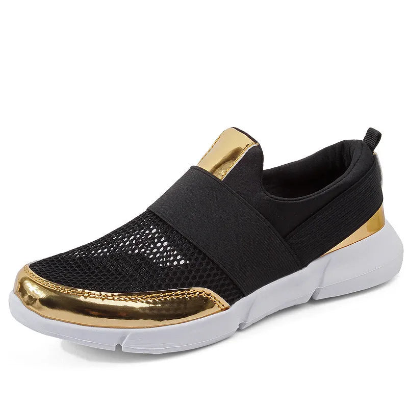 Low-cut women's casual sneaker in blue with mesh lining and lightweight PU midsole.