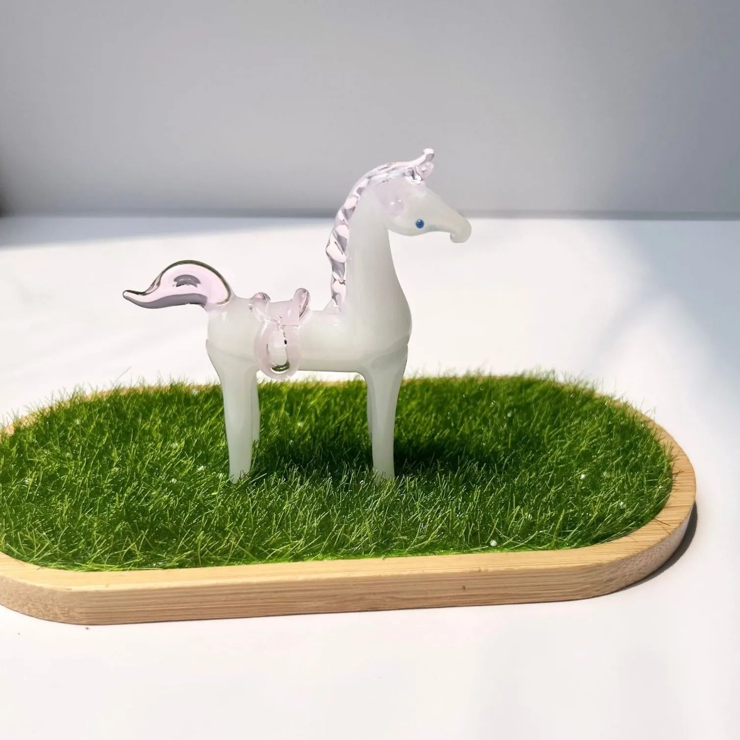 Brown and white coloured glaze horse figurine for office or home decor